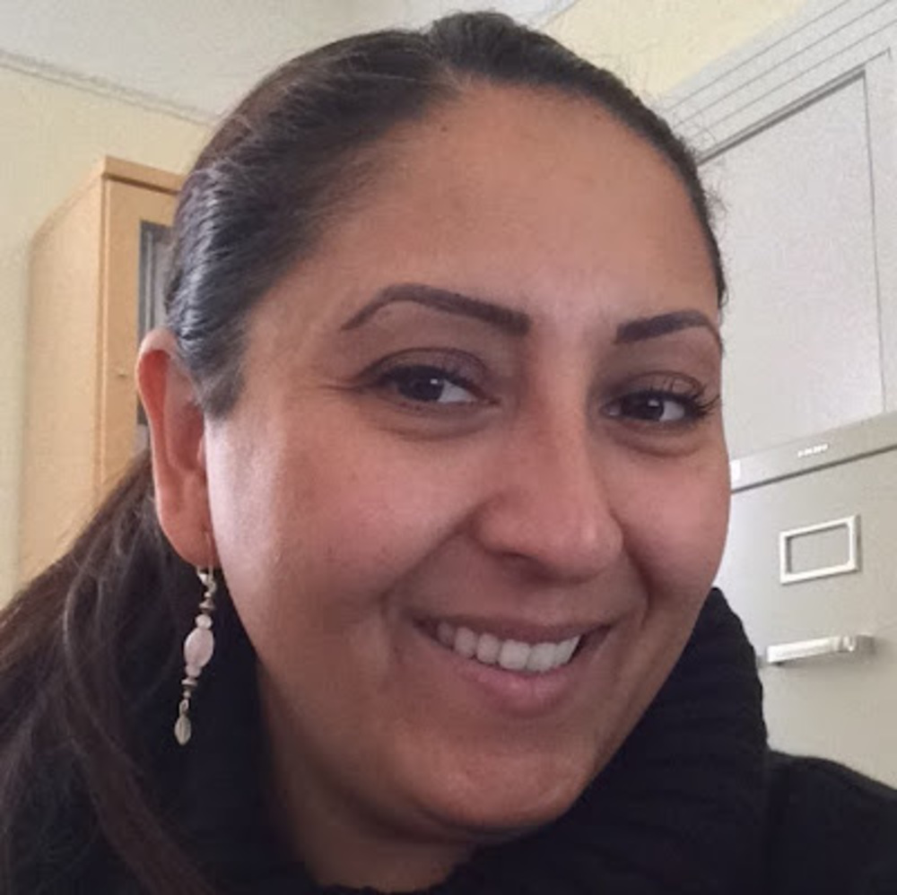 Meet your Posher, Yesenia